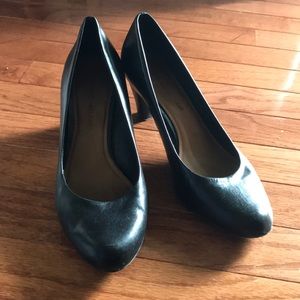 Black heels Sz 7